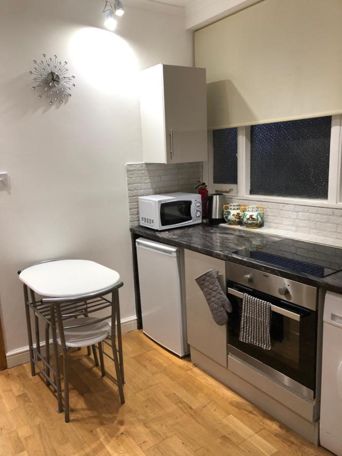 Modern Apartment In Twickenham Highstreet Eksteriør billede
